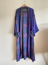 Ladda upp bild till gallerivisning, Crepe Silk kimono ( One- of a - Kind)
