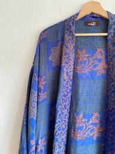 Ladda upp bild till gallerivisning, Crepe Silk kimono ( One- of a - Kind)
