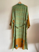 Ladda upp bild till gallerivisning, Crepe Silk kimono ( One- of a - Kind)
