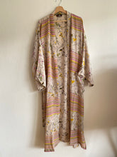 Ladda upp bild till gallerivisning, Crepe Silk kimono ( One- of a - Kind)
