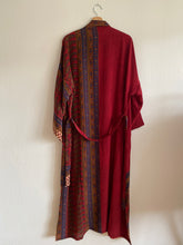 Ladda upp bild till gallerivisning, Crepe Silk kimono ( One- of a - Kind)
