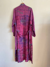 Ladda upp bild till gallerivisning, Crepe Silk kimono ( One- of a - Kind)

