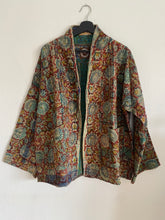 Ladda upp bild till gallerivisning, Vintage kantha jacka ( One-of a - Kind)
