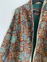 Ladda upp bild till gallerivisning, Vintage kantha jacka ( One-of a - Kind)
