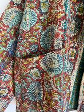 Ladda upp bild till gallerivisning, Vintage kantha jacka ( One-of a - Kind)
