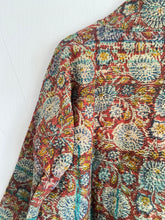 Ladda upp bild till gallerivisning, Vintage kantha jacka ( One-of a - Kind)
