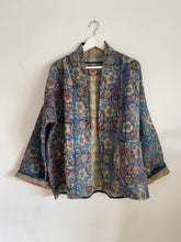 Ladda upp bild till gallerivisning, Vintage kantha jacka ( One-of a - Kind)

