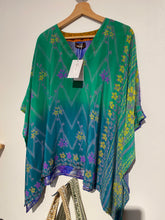 Ladda upp bild till gallerivisning, Tunika i Siden (One- of a -Kind)
