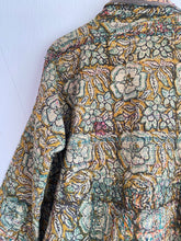 Ladda upp bild till gallerivisning, Vintage kantha jacka ( One-of a - Kind)
