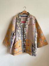 Ladda upp bild till gallerivisning, Vintage kantha jacka ( One -of a -kind)
