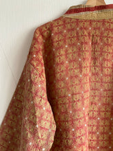 Ladda upp bild till gallerivisning, Vintage kantha jacka ( One -of a -kind)
