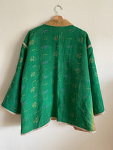 Ladda upp bild till gallerivisning, Vintage kantha jacka ( One -of a -kind)
