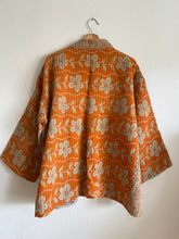 Ladda upp bild till gallerivisning, Vintage kantha jacka ( One -of a -kind)
