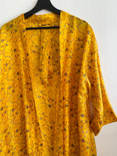 Ladda upp bild till gallerivisning, Sidenkimono ( One of a kind )
