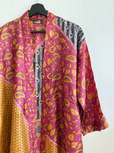 Ladda upp bild till gallerivisning, Sidenkimono ( One of a kind )
