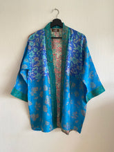 Ladda upp bild till gallerivisning, Sidenkimono ( One of a kind )
