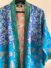 Ladda upp bild till gallerivisning, Sidenkimono ( One of a kind )
