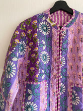 Ladda upp bild till gallerivisning, Vändbar quiltad jacka L
