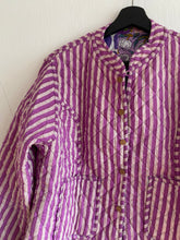 Ladda upp bild till gallerivisning, Vändbar quiltad jacka L
