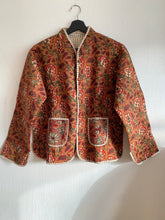 Ladda upp bild till gallerivisning, Vändbar quiltad jacka M/L
