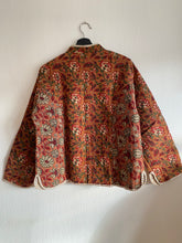 Ladda upp bild till gallerivisning, Vändbar quiltad jacka M/L
