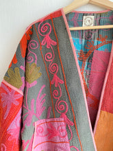 Ladda upp bild till gallerivisning, Suzani Jacket (One- of - a kind)
