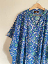 Ladda upp bild till gallerivisning, Kaftanklänning (Handtryckt bomull)
