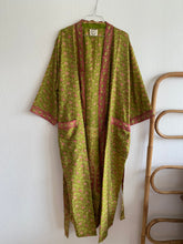 Ladda upp bild till gallerivisning, Crepe silk kimono
