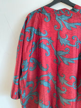 Ladda upp bild till gallerivisning, Sidenkimono ( One of a kind )
