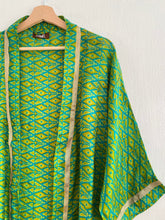 Ladda upp bild till gallerivisning, Sidenkimono ( One of a kind )
