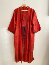 Ladda upp bild till gallerivisning, Sidenkimono ( One of a kind )
