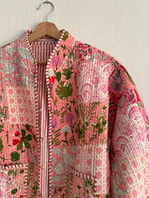 Ladda upp bild till gallerivisning, Vändbar quiltad jacka .M/L
