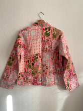 Ladda upp bild till gallerivisning, Vändbar quiltad jacka .M/L
