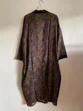 Ladda upp bild till gallerivisning, Crepe Silk kimono ( One- of a - Kind)
