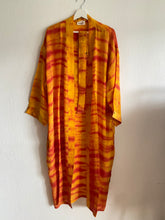 Ladda upp bild till gallerivisning, Crepe Silk kimono ( One- of a - Kind)
