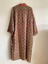 Ladda upp bild till gallerivisning, Sidenkimono ( One-of a-kind )
