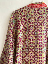 Ladda upp bild till gallerivisning, Sidenkimono ( One-of a-kind )
