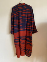 Ladda upp bild till gallerivisning, Crepe Silk kimono ( One- of a - Kind)
