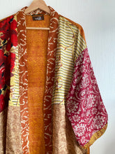 Ladda upp bild till gallerivisning, Sidenkimono ( One-of a-kind )
