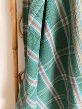 Ladda upp bild till gallerivisning, Vintage kantha  Saaripläd / överkast
