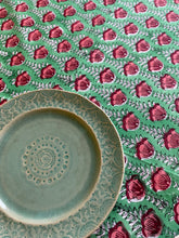 Ladda upp bild till gallerivisning, Bordsduk Antique Green (Handtryckt)
