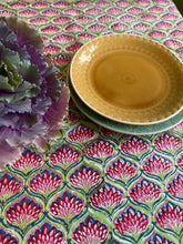Ladda upp bild till gallerivisning, Bordsduk Oriental Green (Handtryckt)
