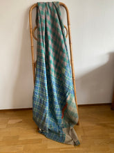 Ladda upp bild till gallerivisning, Vintage kantha  Saaripläd / överkast
