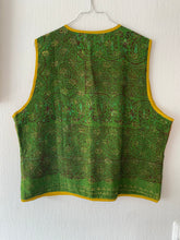 Ladda upp bild till gallerivisning, Vintage kantha väst
